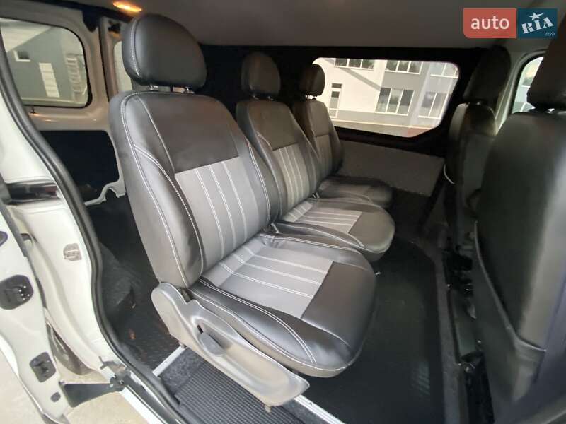 Грузовой фургон Renault Trafic 2015 в Киеве