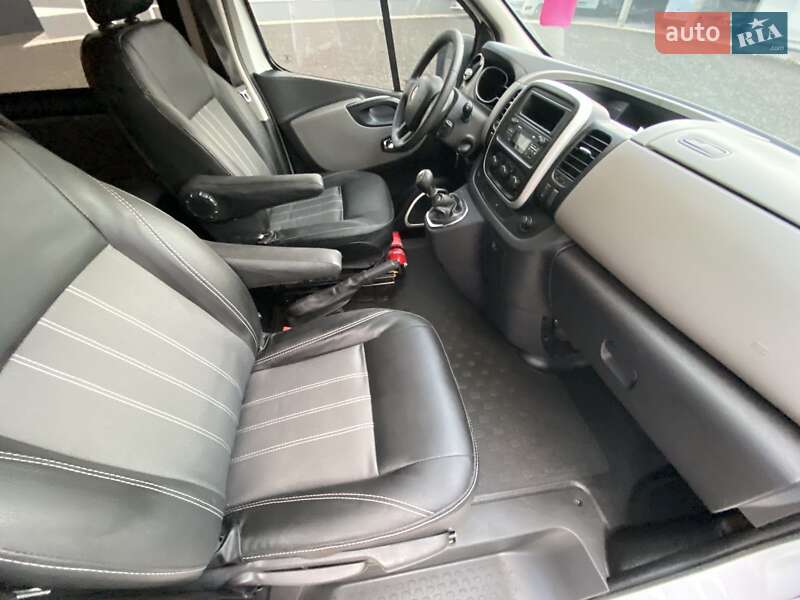 Грузовой фургон Renault Trafic 2015 в Киеве