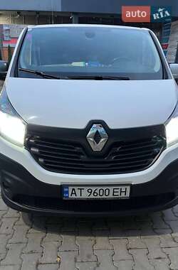 Вантажний фургон Renault Trafic 2015 в Коломиї