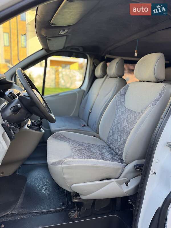 Мінівен Renault Trafic 2005 в Одесі