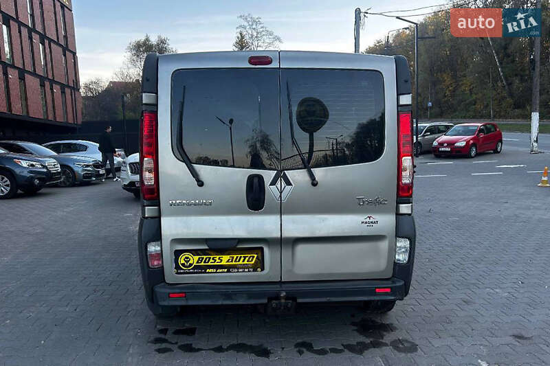 Минивэн Renault Trafic 2008 в Черновцах