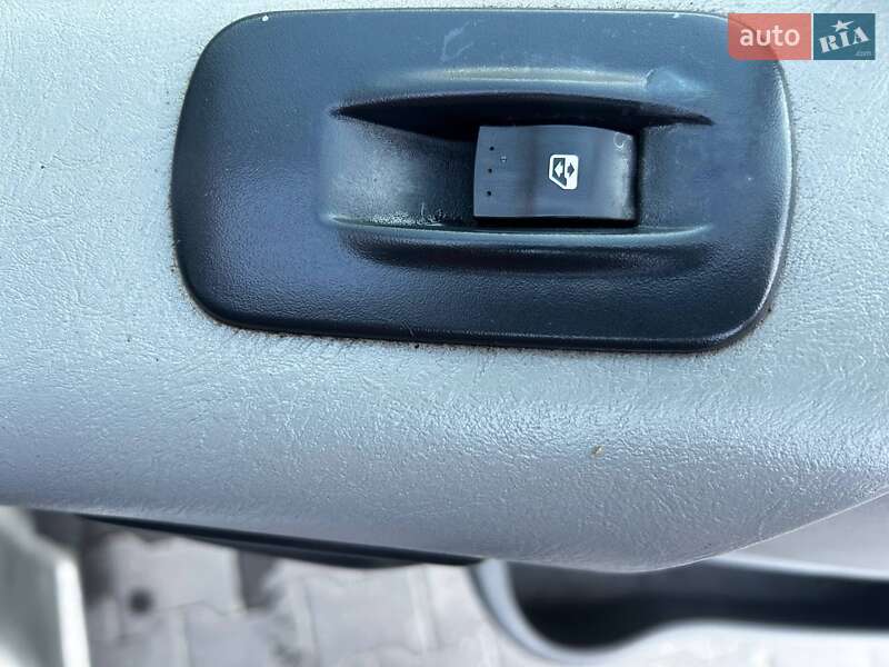 Минивэн Renault Trafic 2008 в Черновцах