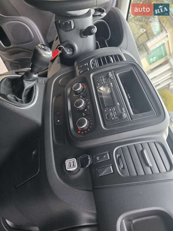 Минивэн Renault Trafic 2021 в Умани фото 30 Минивэн Renault Trafic 2021 в Умани