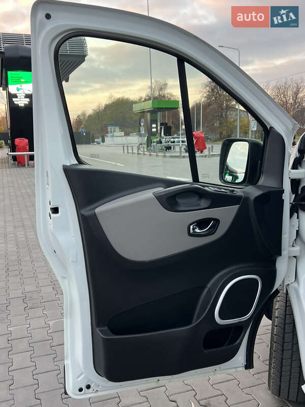 Грузовой фургон Renault Trafic 2017 в Луцке