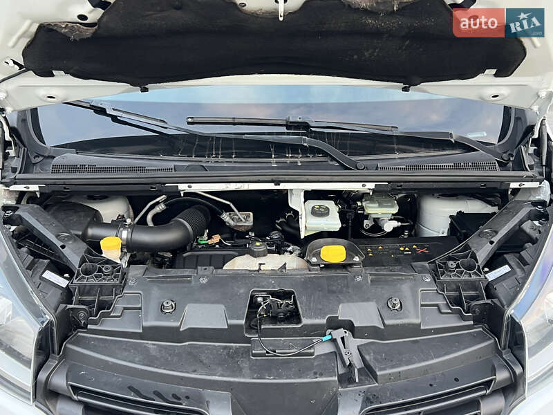 Грузовой фургон Renault Trafic 2017 в Луцке