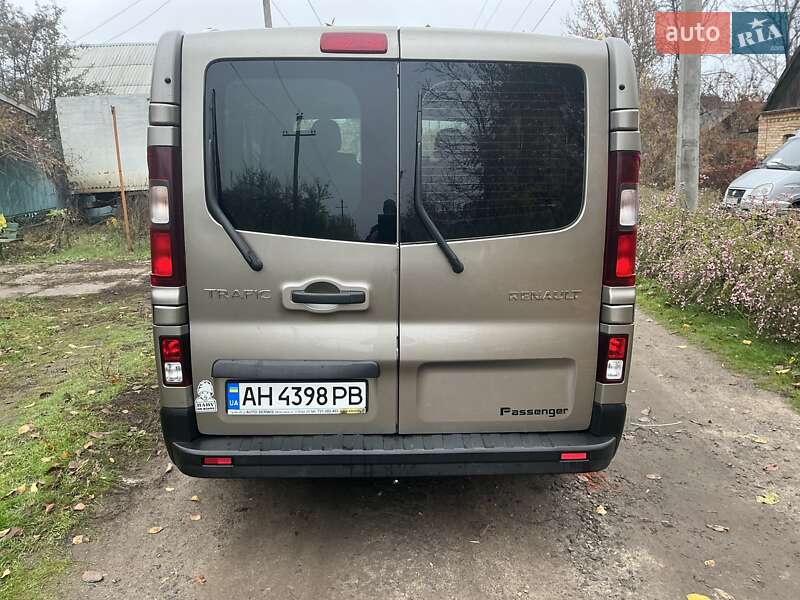 Минивэн Renault Trafic 2015 в Киеве