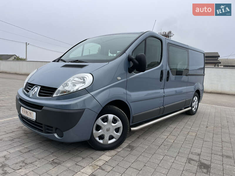 Минивэн Renault Trafic 2012 в Дубно