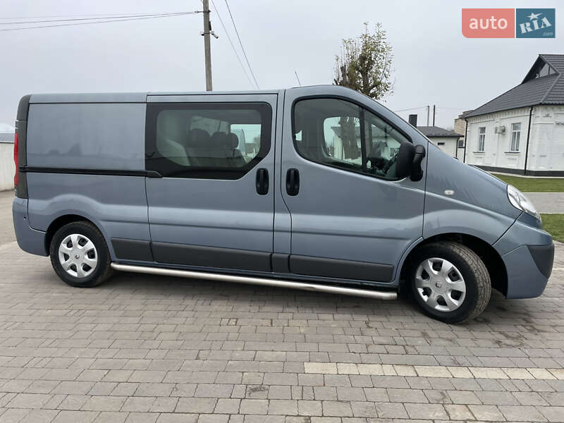 Минивэн Renault Trafic 2012 в Дубно