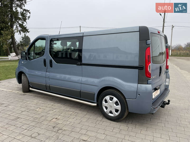 Минивэн Renault Trafic 2012 в Дубно