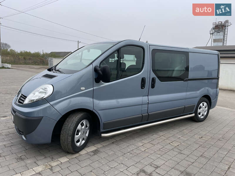 Минивэн Renault Trafic 2012 в Дубно