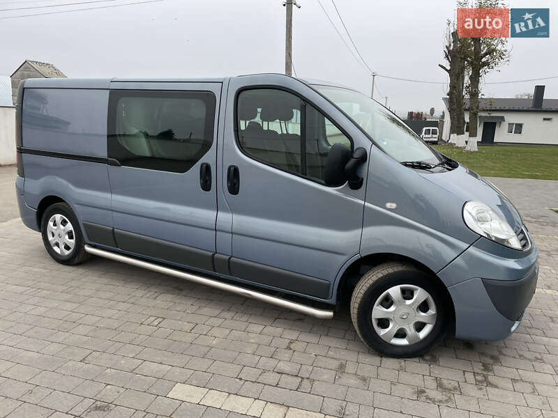 Минивэн Renault Trafic 2012 в Дубно