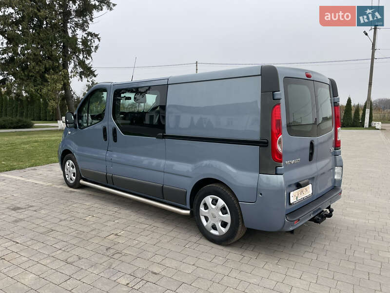 Минивэн Renault Trafic 2012 в Дубно