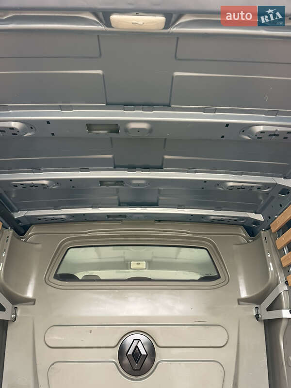Минивэн Renault Trafic 2012 в Дубно