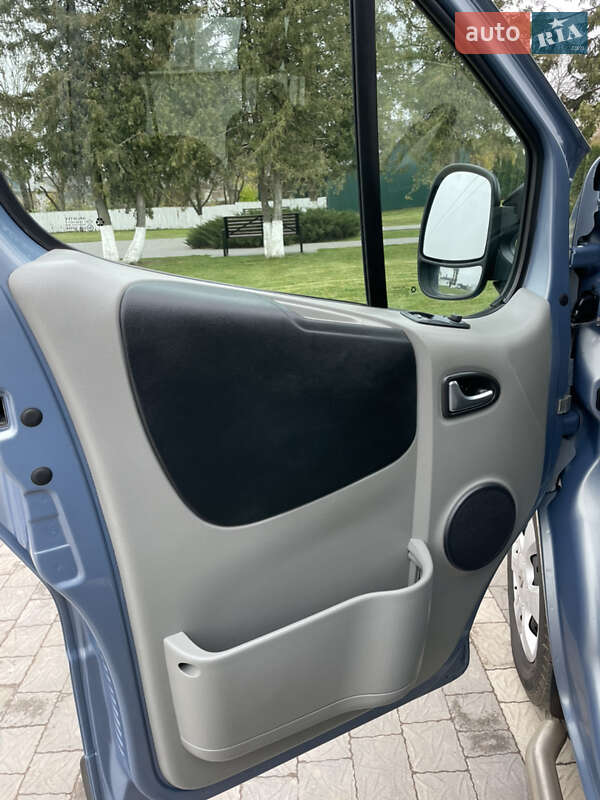 Минивэн Renault Trafic 2012 в Дубно