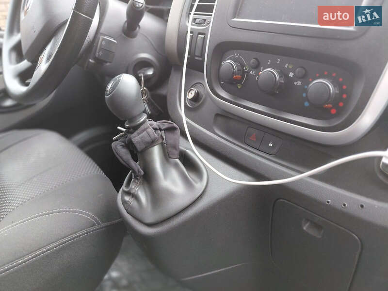 Минивэн Renault Trafic 2015 в Бродах фото 17 Минивэн Renault Trafic 2015 в Бродах