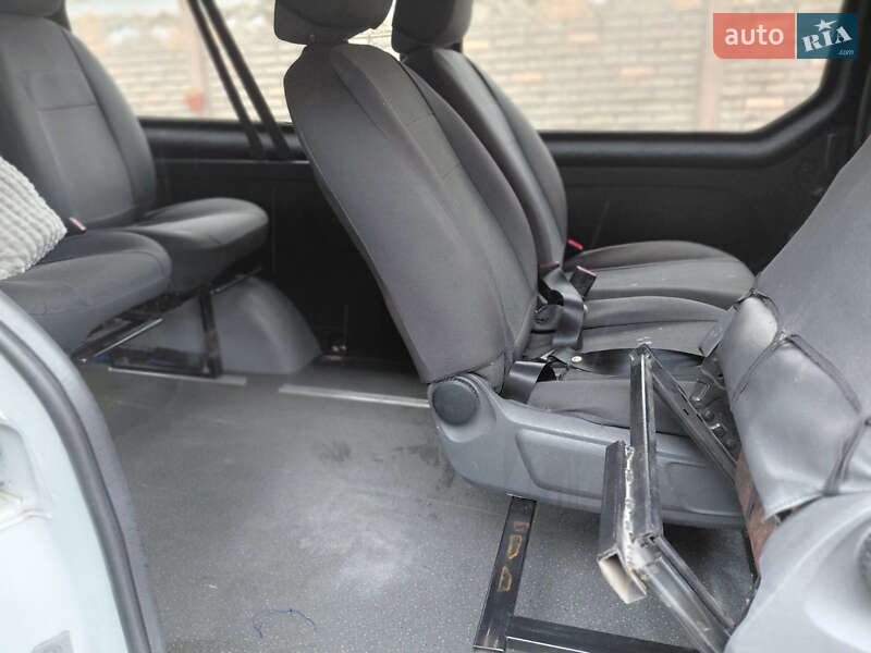 Минивэн Renault Trafic 2015 в Бродах фото 27 Минивэн Renault Trafic 2015 в Бродах