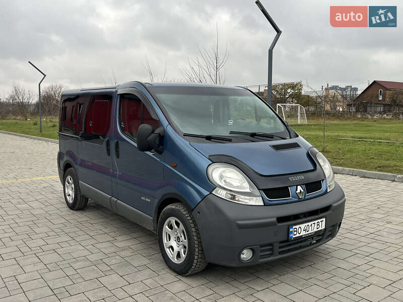Мінівен Renault Trafic 2005 в Здолбуніві