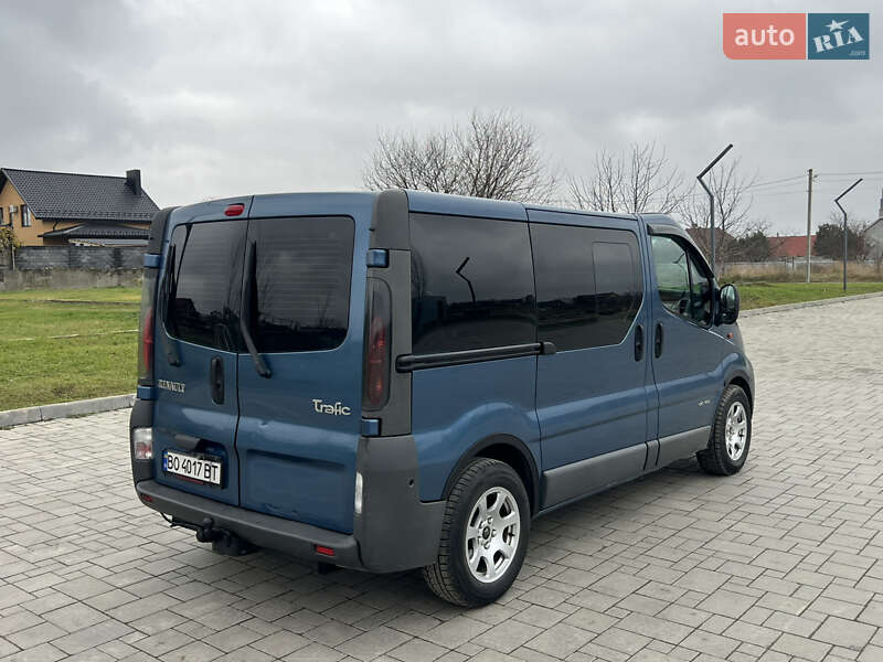 Мінівен Renault Trafic 2005 в Здолбуніві