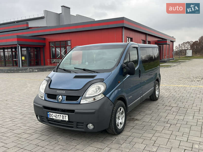 Мінівен Renault Trafic 2005 в Здолбуніві