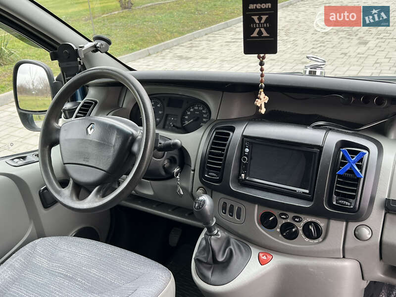 Мінівен Renault Trafic 2005 в Здолбуніві