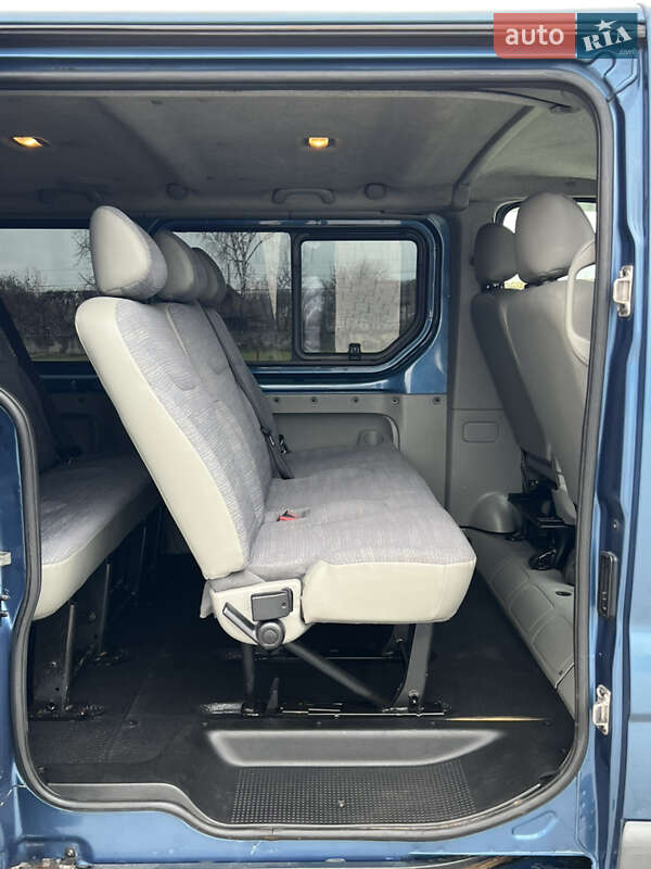 Мінівен Renault Trafic 2005 в Здолбуніві