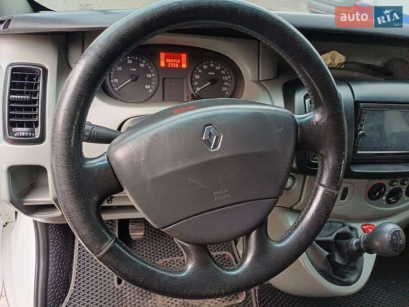 Минивэн Renault Trafic 2008 в Каменском