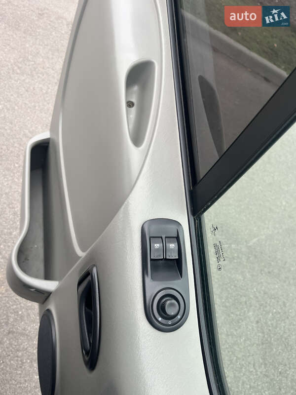 Грузопассажирский фургон Renault Trafic 2013 в Черкассах