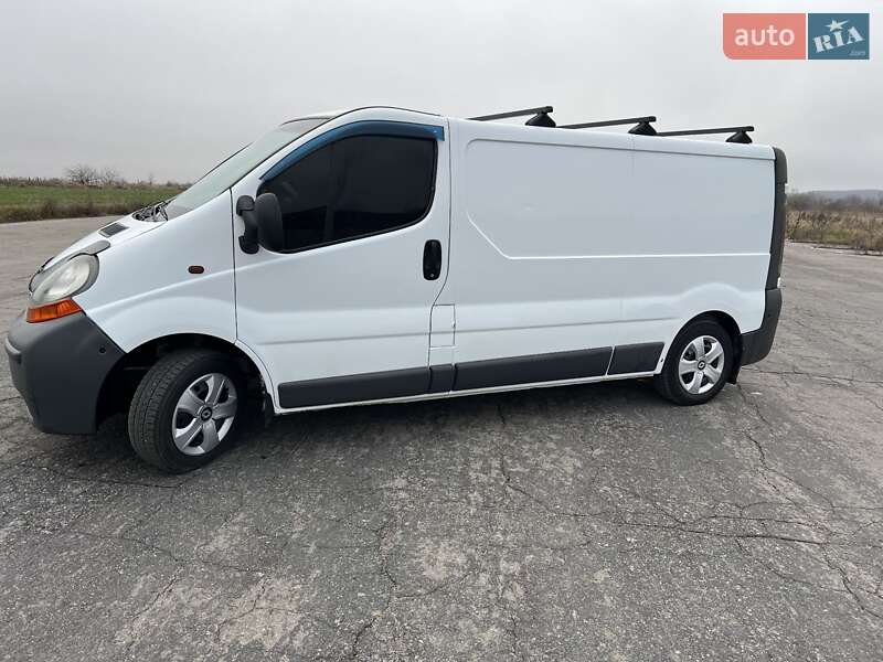 Грузовой фургон Renault Trafic 2006 в Баре фото 5 Грузовой фургон Renault Trafic 2006 в Баре