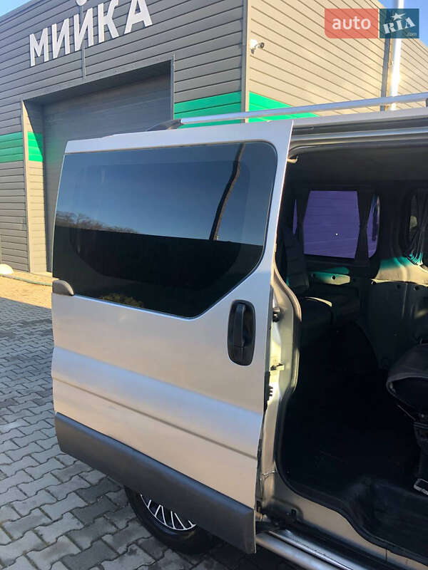 Минивэн Renault Trafic 2003 в Косове фото 7 Минивэн Renault Trafic 2003 в Косове