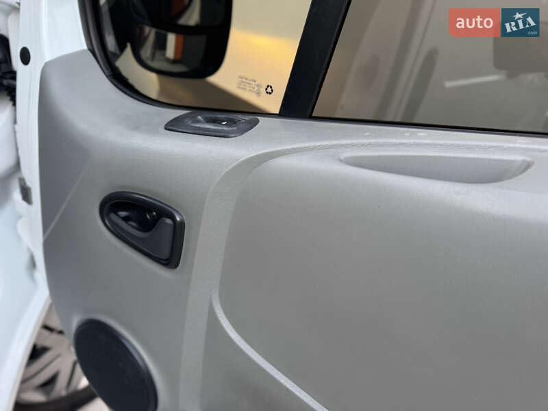 Грузовой фургон Renault Trafic 2014 в Ровно фото 18 Грузовой фургон Renault Trafic 2014 в Ровно