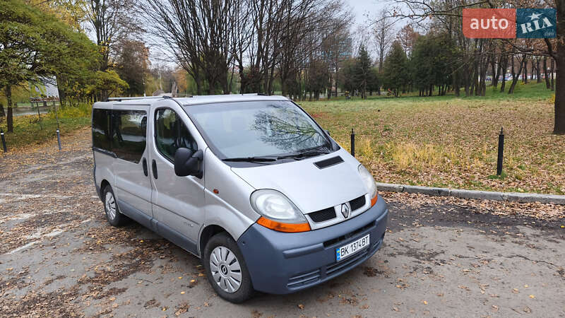 Минивэн Renault Trafic 2006 в Ровно