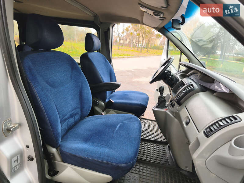 Минивэн Renault Trafic 2006 в Ровно