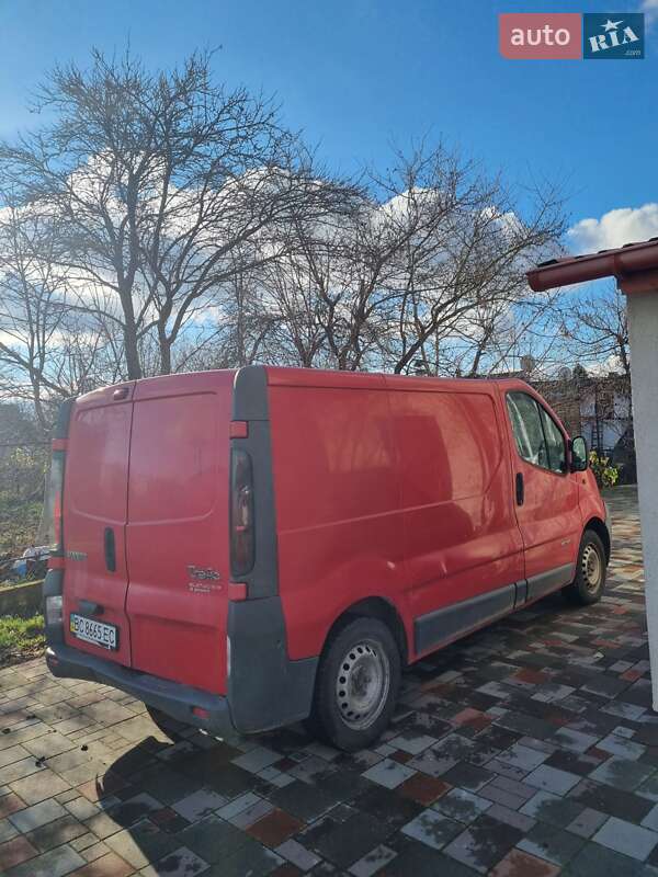 Вантажний фургон Renault Trafic 2004 в Львові