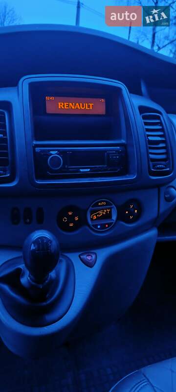 Минивэн Renault Trafic 2011 в Ромнах