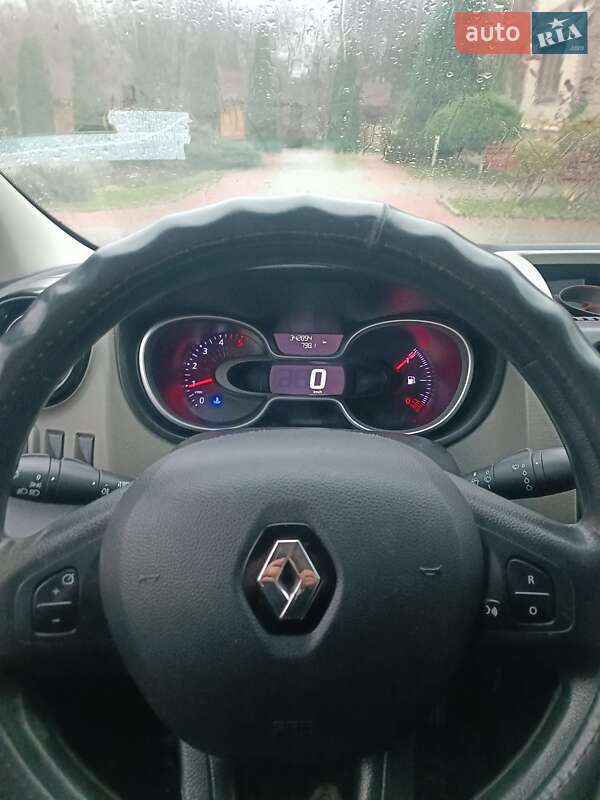 Грузовой фургон Renault Trafic 2017 в Изюме