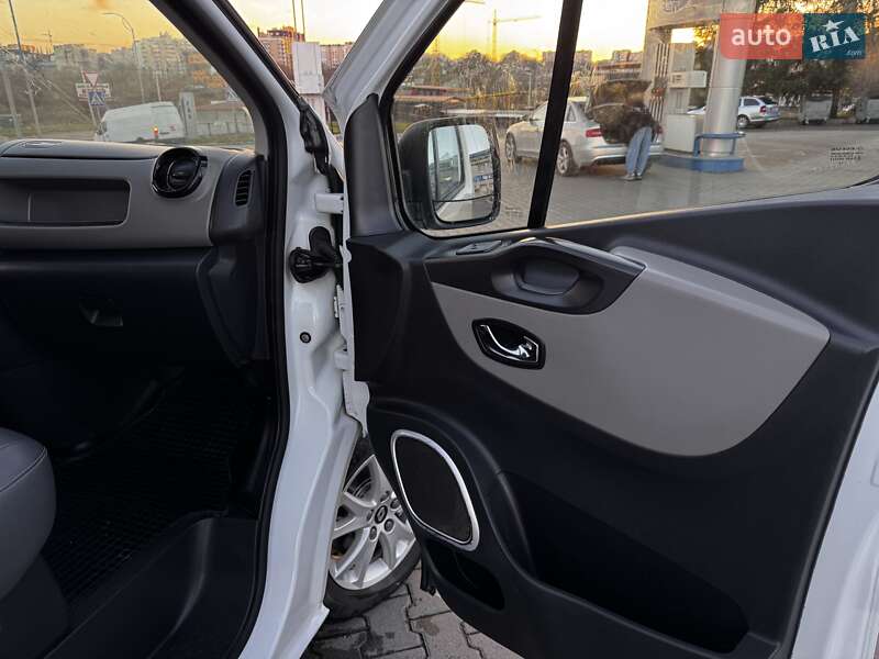 Минивэн Renault Trafic 2016 в Хмельницком