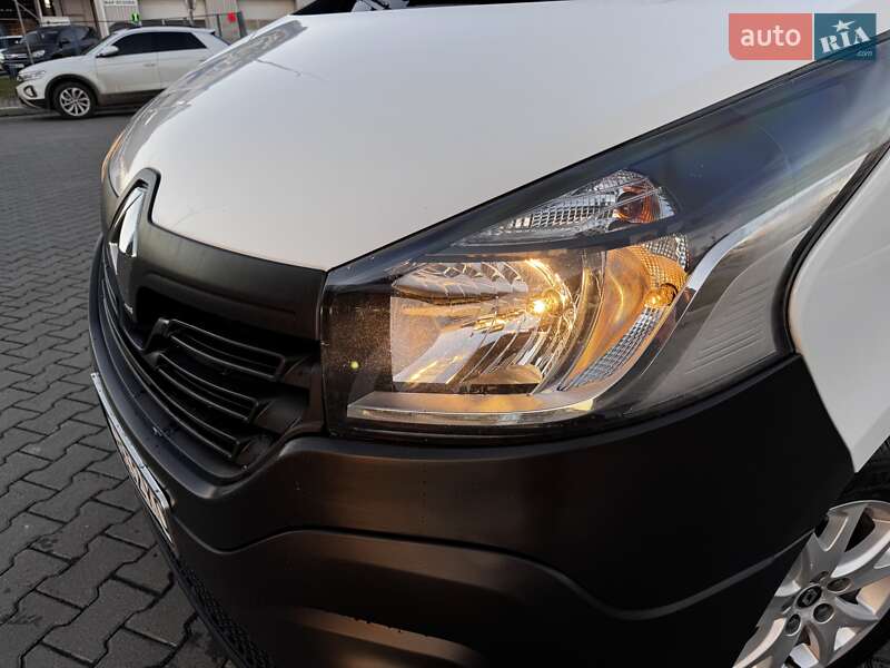 Минивэн Renault Trafic 2016 в Хмельницком