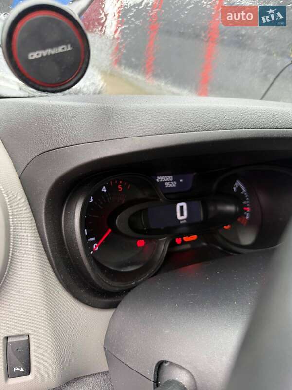 Минивэн Renault Trafic 2018 в Львове фото 6 Минивэн Renault Trafic 2018 в Львове