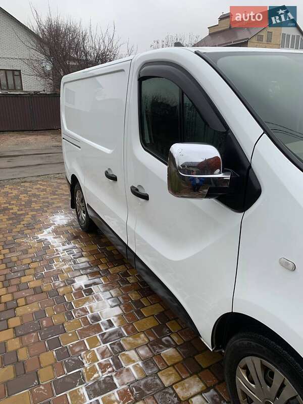 Другие грузовики Renault Trafic 2017 в Гостомеле