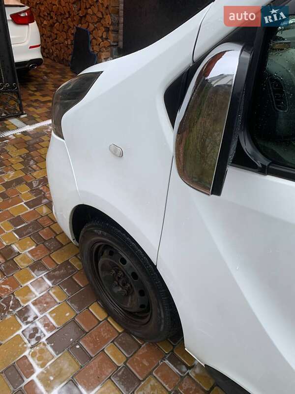 Другие грузовики Renault Trafic 2017 в Гостомеле