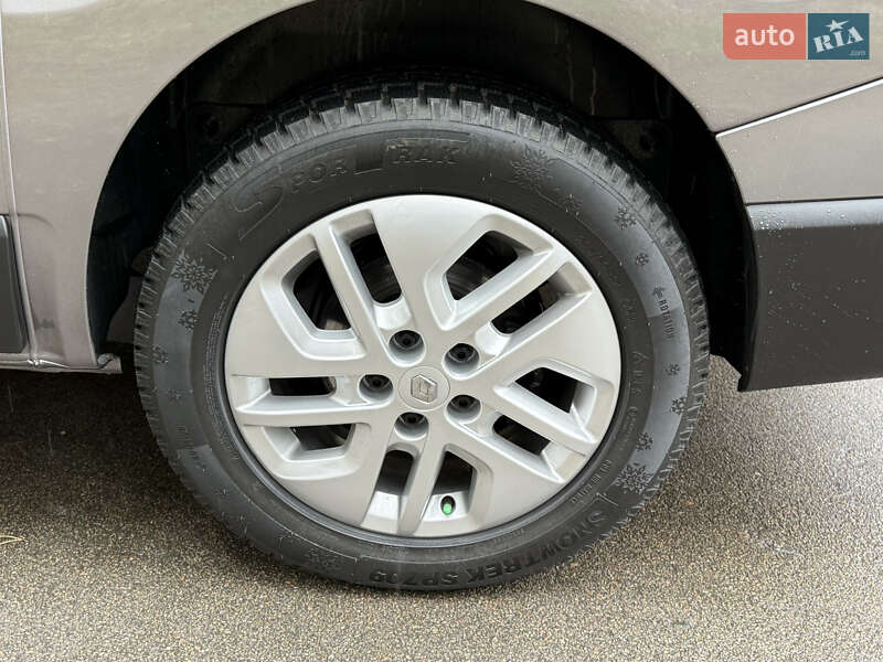 Минивэн Renault Trafic 2020 в Киеве фото 20 Минивэн Renault Trafic 2020 в Киеве