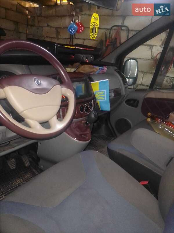 Минивэн Renault Trafic 2007 в Могилев-Подольске