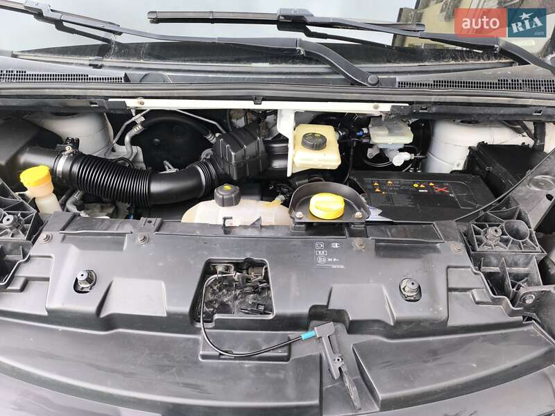 Минивэн Renault Trafic 2016 в Городке