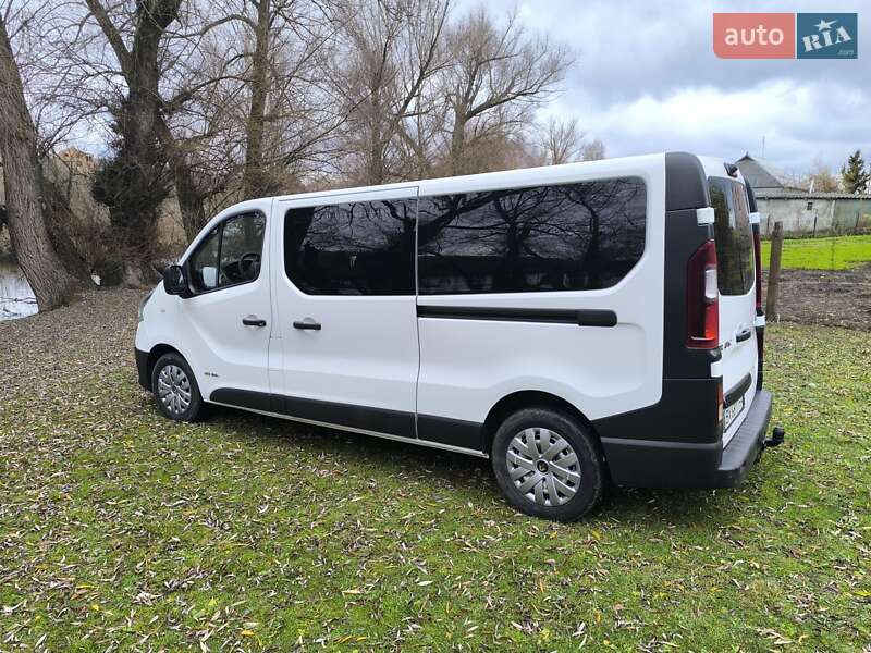 Минивэн Renault Trafic 2016 в Городке