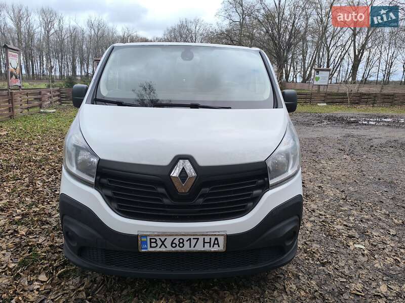 Минивэн Renault Trafic 2016 в Городке