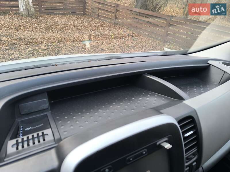 Минивэн Renault Trafic 2016 в Городке