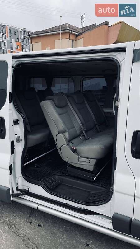 Минивэн Renault Trafic 2010 в Вараше