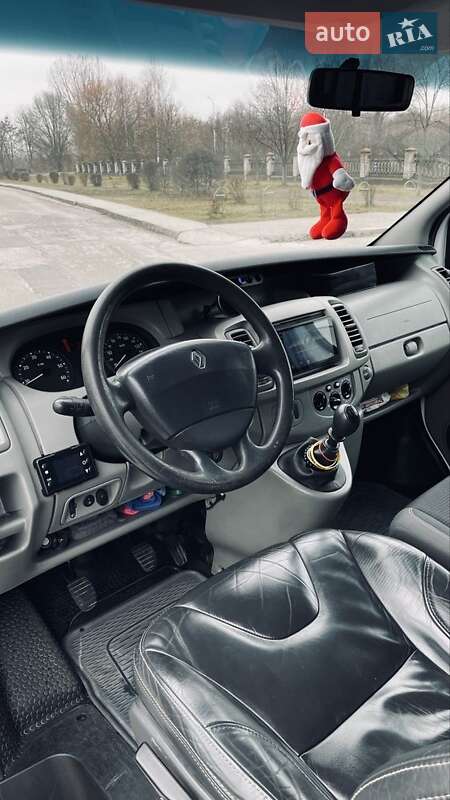 Минивэн Renault Trafic 2010 в Вараше
