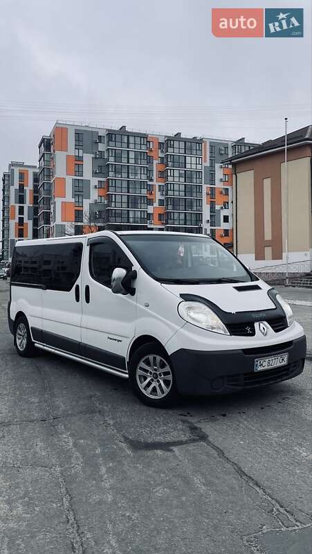 Минивэн Renault Trafic 2010 в Вараше