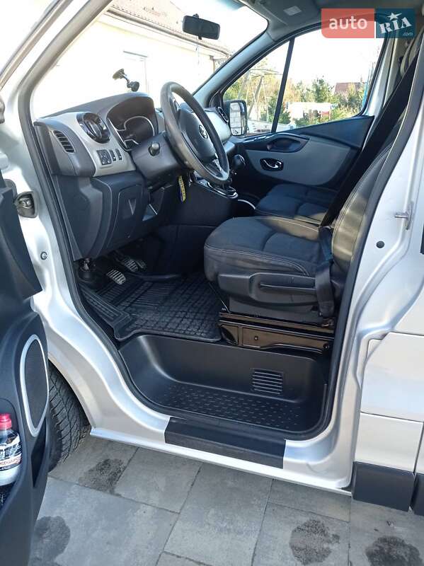 Минивэн Renault Trafic 2015 в Камне-Каширском